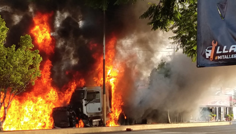 Foto: Cortesía Tráiler choca contra vehículos en carretera México-Cuautla; hay al menos dos muertos