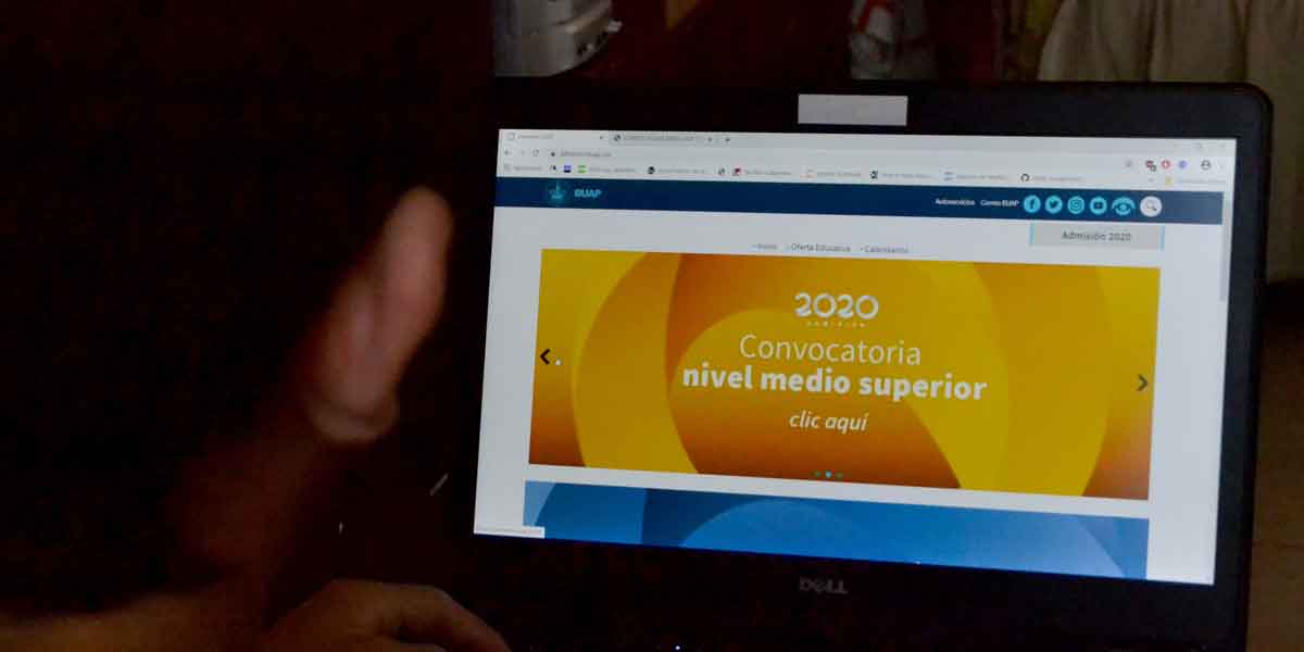 Foto: Cortesía Puebla, Pue.- La Benemérita Universidad Autónoma de Puebla (BUAP) informó que abrirá un nuevo plazo para aquellos aspirantes al Proceso de Admisión 2020 que no pudieron completar este trámite por falta de documentos. A través de sus redes sociales, la BUAP anunció que a partir de las 19 horas de este viernes 15 y hasta el martes 19 de mayo los aspirantes a los niveles medio superior y superior  podrán ingresar a la página oficial www.autoservicios.buap.mx con el ID y NIP que crearon e imprimir su "Comprobante para la prueba de admisión". “Aspirantes del Proceso de #AdmisiónBUAP2020 de los niveles Medio Superior y Superior que por alguna de las siguientes causas no pudieron imprimir su comprobante para realizar la prueba, lo podrán hacer nuevamente en las fechas indicada” Se lee en la publicación.  Finalmente señalan que una vez publicados los resultados del examen de admisión y en caso de ser candidatos de inscripción, deberán entregar toda la documentación requerida conforme a las especificaciones señaladas.