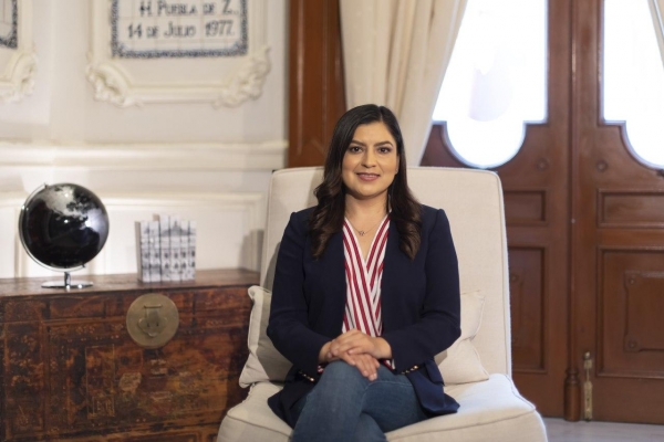 Foto: Cortesía Ayuntamiento municipal de Puebla reconoce a las y los maestros de la capital poblana por su entrega y compromiso