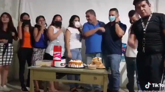 Foto: Cortesía “Nosotros confiamos en Dios”: Familia se graba rompiendo sana distancia y recibe críticas