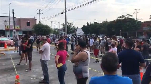 Foto: Cortesía Estados levantan ley seca y hacen largas filas para comprar cerveza (Videos)