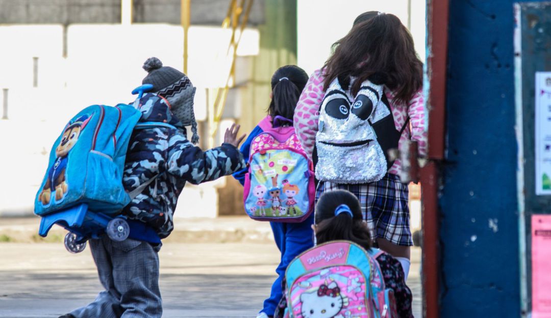 Foto: Cortesía Para regresar a clases, las niñas y niños necesitarán un 'papelito' escrito por sus padres