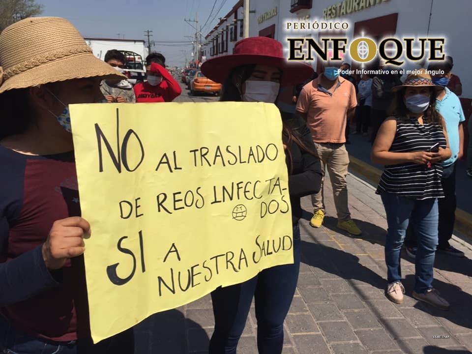 Foto: Cortesía Pobladores de Tecali no quieren a presos con Covid-19 en su penal; amagan con dañar las instalaciones