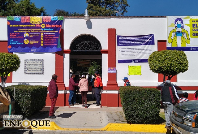 Foto: Omar Sánchez Con poca afluencia lucieron los panteones de Cholula durante Día de Muertos
