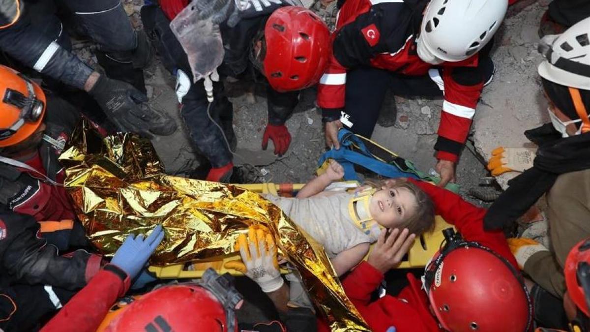 Foto: Cortesía Rescatan a una niña en Turquía cuatro días después del sismo