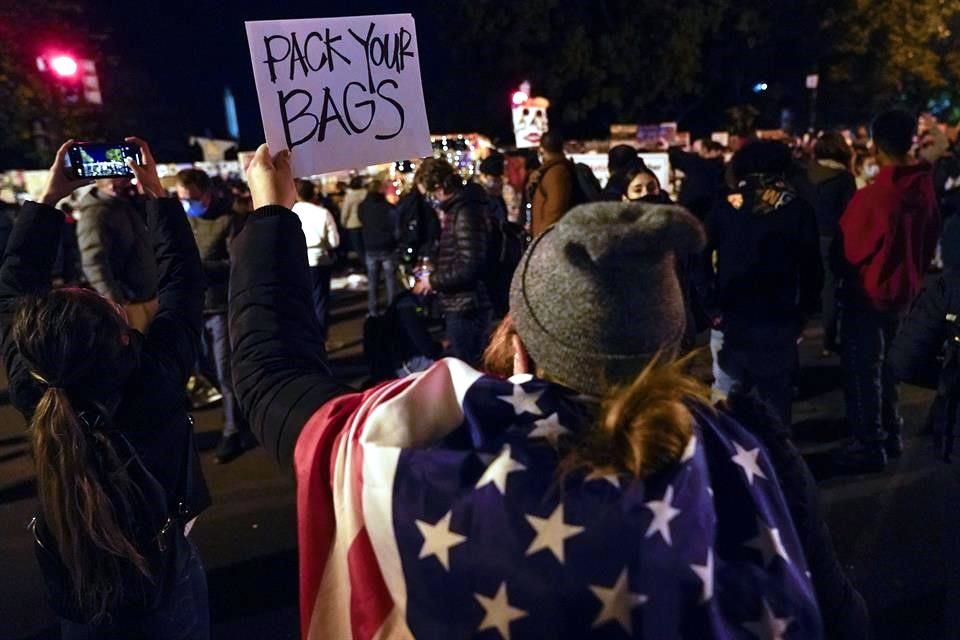 Foto: Cortesía 'Así se ve la democracia': cientos de manifestantes protestan afuera de la Casa Blanca