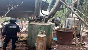 Foto: Cortesía Desmantelan laboratorio clandestino de drogas en Acatlán, Hidalgo