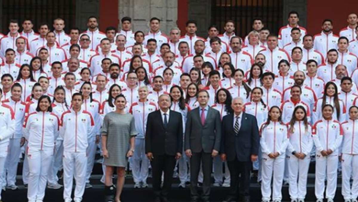 Foto: Cortesía López Obrador anuncia apoyos directos a 900 deportistas