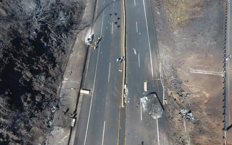 Identificarán por ADN, restos de personas en accidente de pipa en Nayarit; suman 14 muertos (Video)