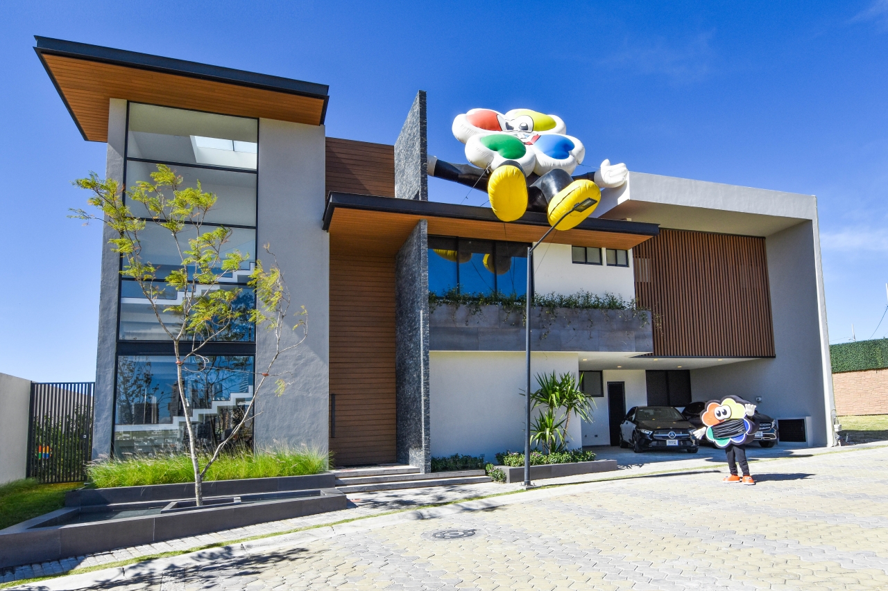 Presentan premios a los 4 primeros lugares del Sorteo UDLAP