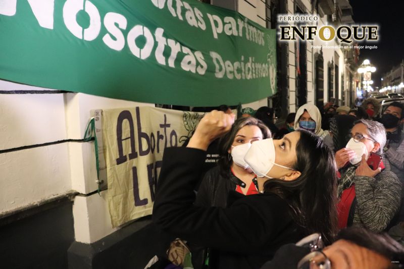 Foto: Cortesía Rivera Vivanco se suma a protesta para exigir la despenalización del aborto