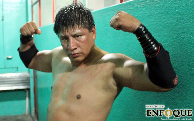Foto: Antonio Zamora  King Jaguar, el luchador taxista en Puebla