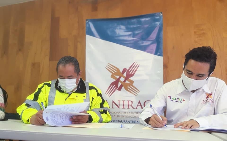 Foto: Cortesía Firman pacto restauranteros y CEPC ante posible semáforo verde