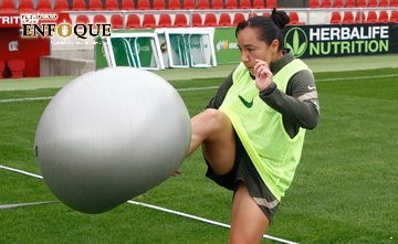 Foto: Cortesía Charlyn Corral estará fuera de las canchas por lesión de rodilla