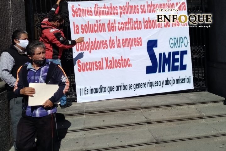 Foto: Cortesía Denuncian despido injustificado frente al Congreso de Tlaxcala