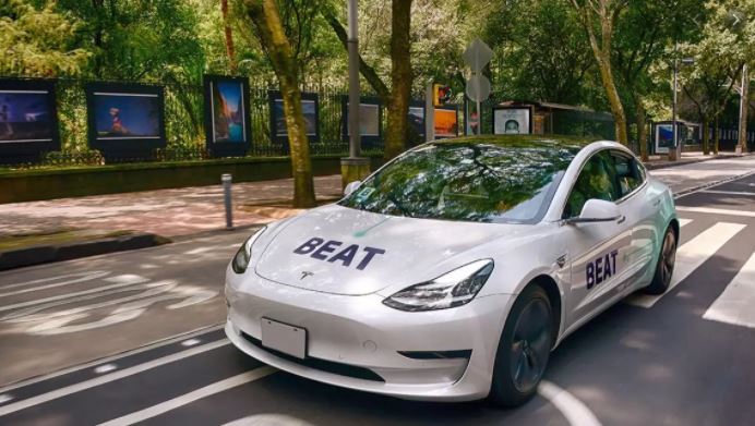 'Ya llegó mi Tesla': Beat agrega autos eléctricos a su flotilla