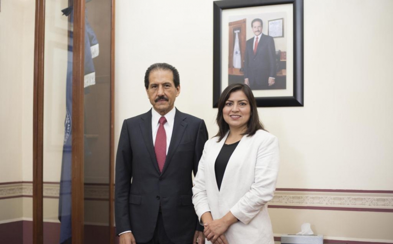 Foto: Cortesía Felicita rector de la BUAP a Claudia Rivera por su segundo informe de labores