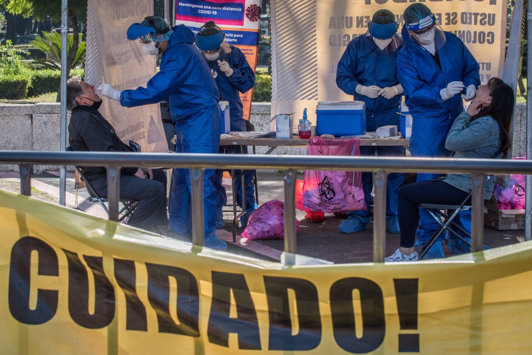 México supera los 900 mil casos de COVID-19