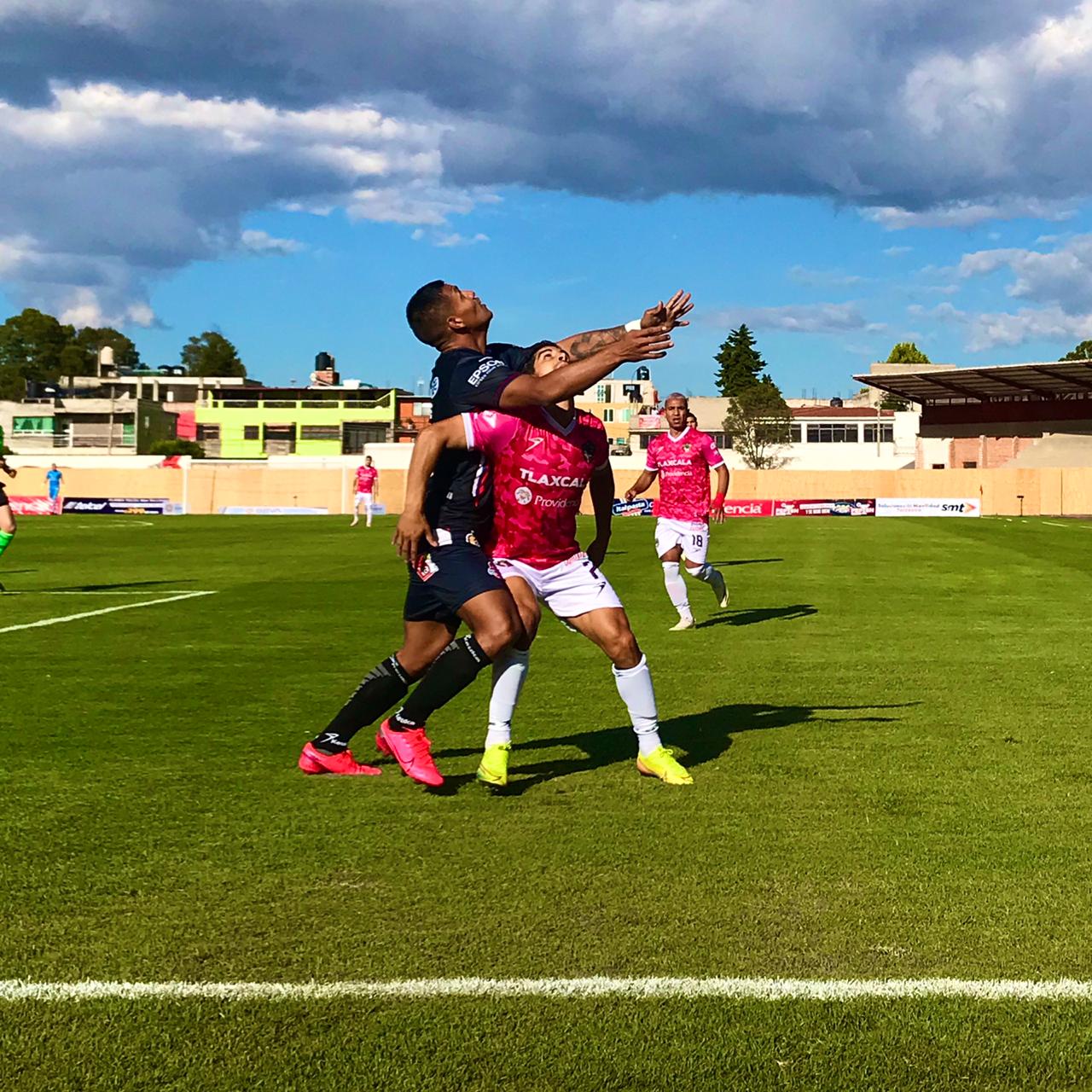 Foto: Pepe Márquez Con agónico triunfo Coyotes de Tlaxcala vence a Cimarrones de Sonora
