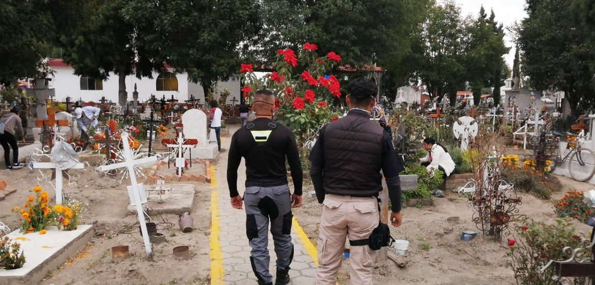 Foto: Cortesía Protección Civil de San Andrés Cholula supervisa protocolo sanitario en panteones