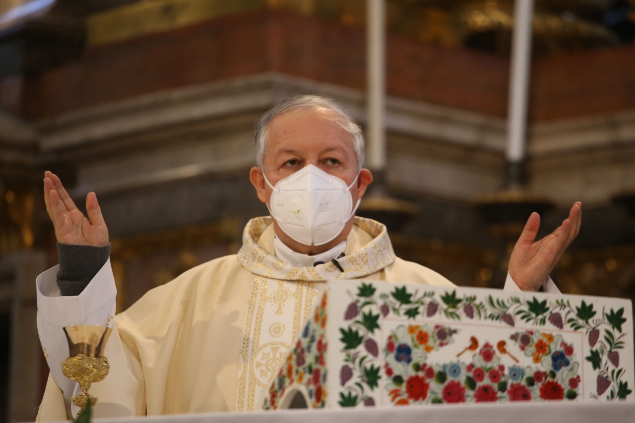 Temas de Salud son más importantes que el matrimonio igualitario: arzobispo de Puebla
