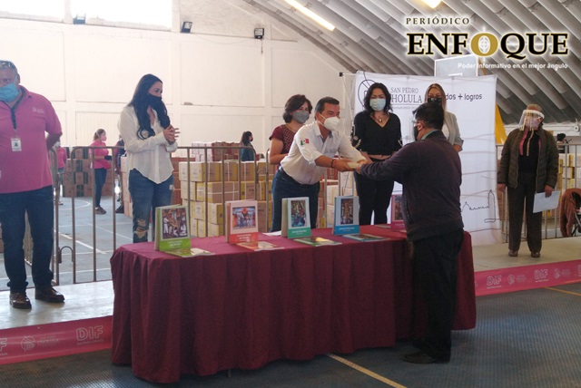 Inicia entrega de 106 mi libros a estudiantes de escuelas públicas en San Pedro Cholula