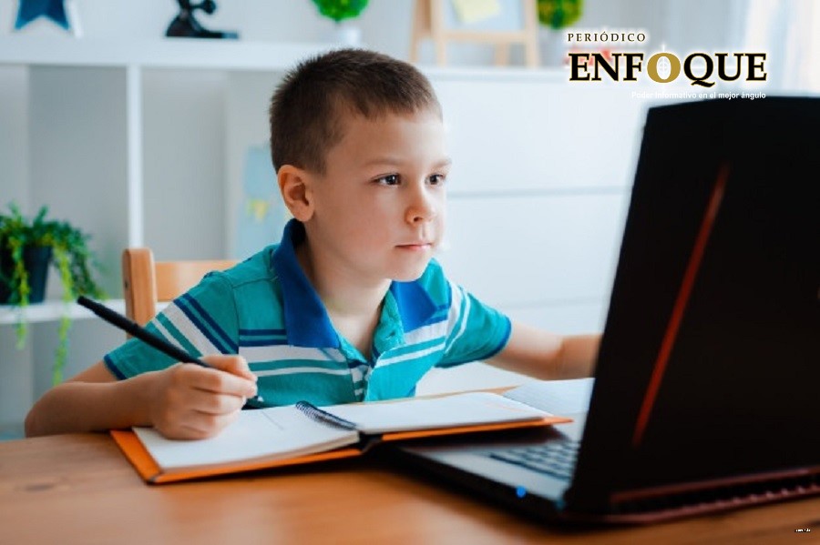 Foto: Cortesía Llama Protección Civil a cuidar postura de niños durante clases en línea
