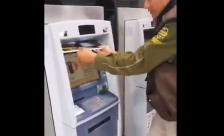 Foto: Cortesía Revelan nuevo modo de robar en cajeros, celular graba NIP y número de tarjeta