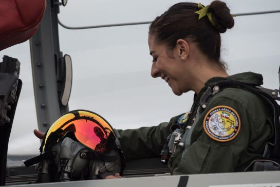 Foto: Cortesía Kenia Martínez y Carla Paola Pérez, las dos mujeres que pilotearon un aeronave en el Desfile Militar