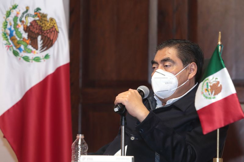 Celebra gobernador que la VW producirá su nueva camioneta en Puebla