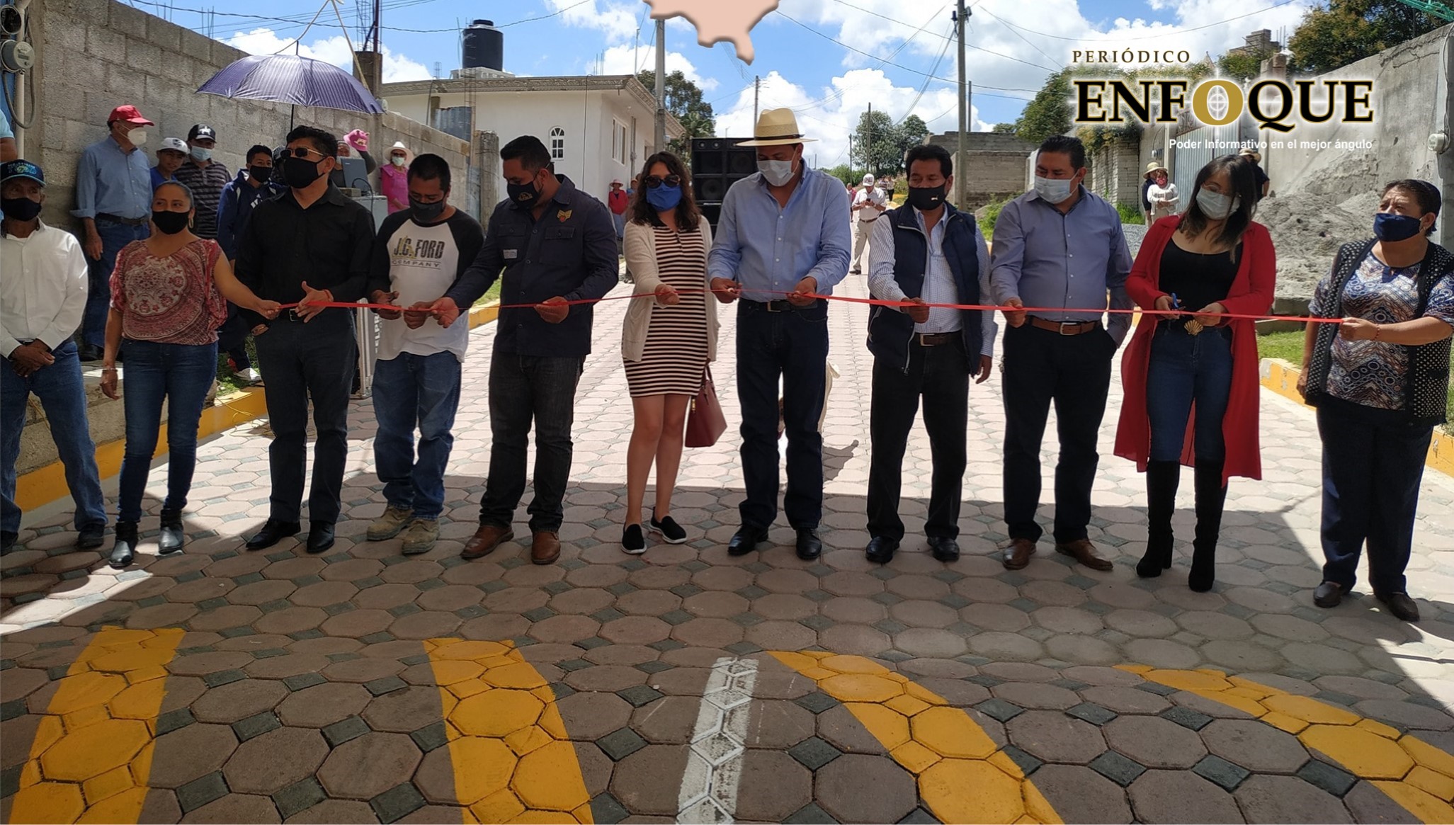 Foto: Marisol Oropeza Edil de Acajete entrega obras de beneficio social a comunidades