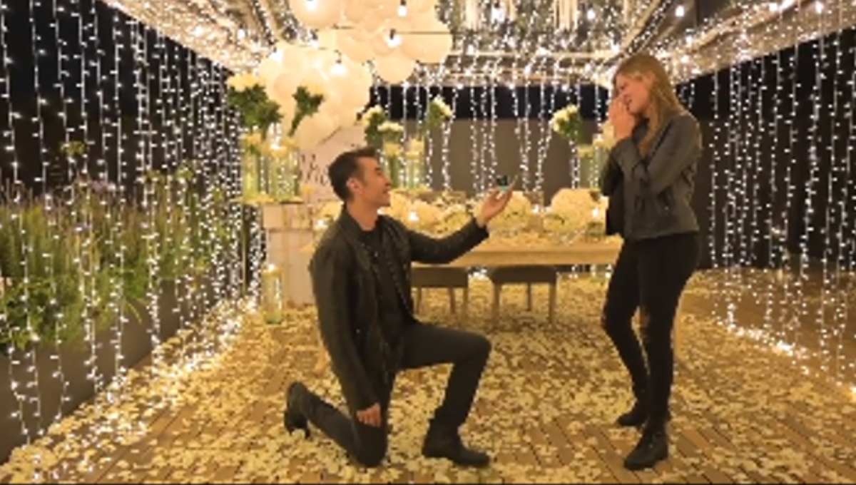 Foto: Cortesía Con una espectacular pedida, Adrián Uribe le propone matrimonio a Thuany Martins (Video)