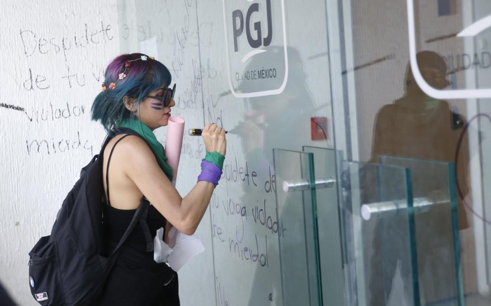 Foto: Cortesía Grupo violento se infiltra en marcha feminista y deja 11 mujeres policías lesionadas en CDMX