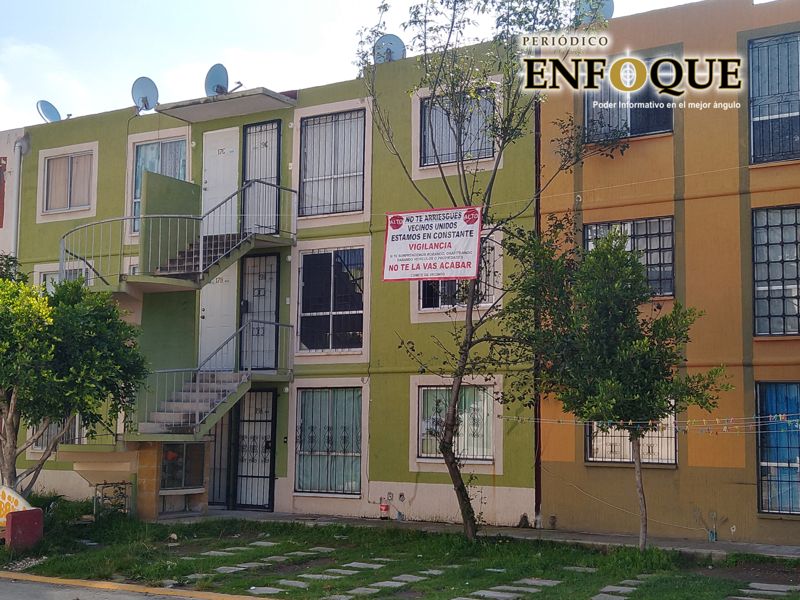 Foto: Cortesía Colocan vecinos mantas en Misiones de San Francisco ante inseguridad