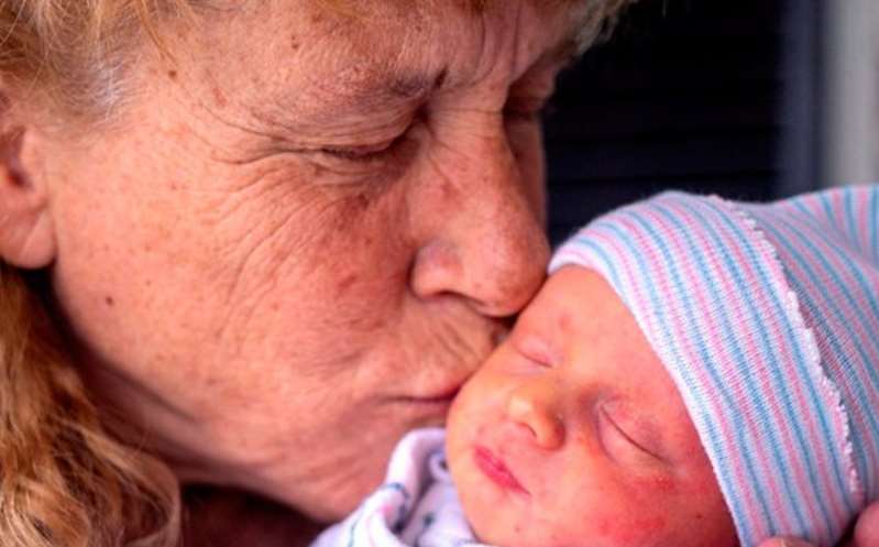 Por: Cortesía ¡Rompió récord¡ Mujer da a luz a los 57 años de edad!