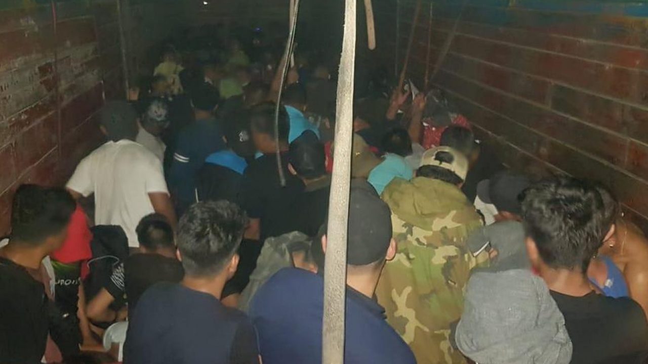Por: Cortesía Rescatan a 33 menores de edad y 28 adultos migrantes hacinados en Nuevo León