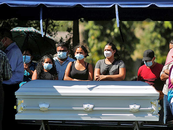 Por: Cortesía Victoria Salazar es sepultada en El Salvador; familia exige justicia