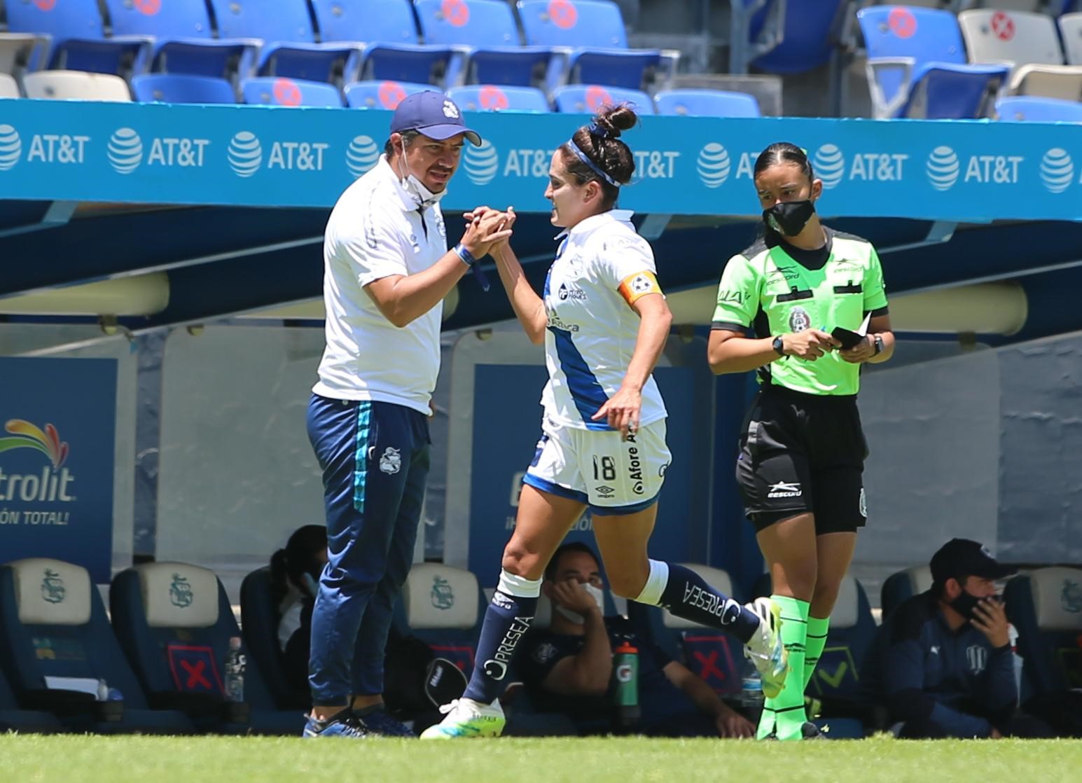 Por: Club Puebla Juan Carlos Cacho, 'enojado y contento' tras derrota ante Rayadas