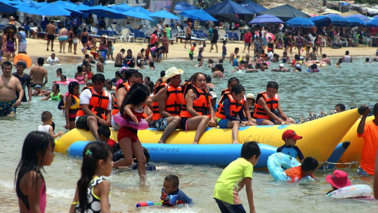 Por: Cortesía Semana Santa y nuevas variantes, “mezcla perfecta” para el tercer repunte de COVID-19 en México