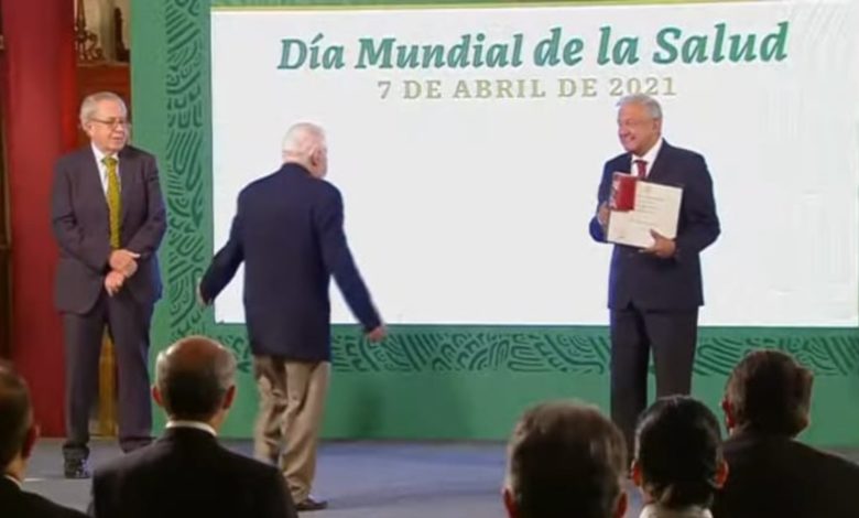 Por: Cortesía AMLO condecora a médicos y enfermeras en el Día Mundial de la Salud