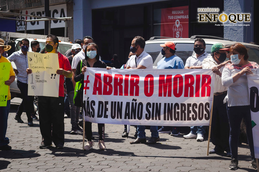 Por: Alex Muñoz Propietarios y trabajadores de baños públicos se manifiestan por tercera ocasión
