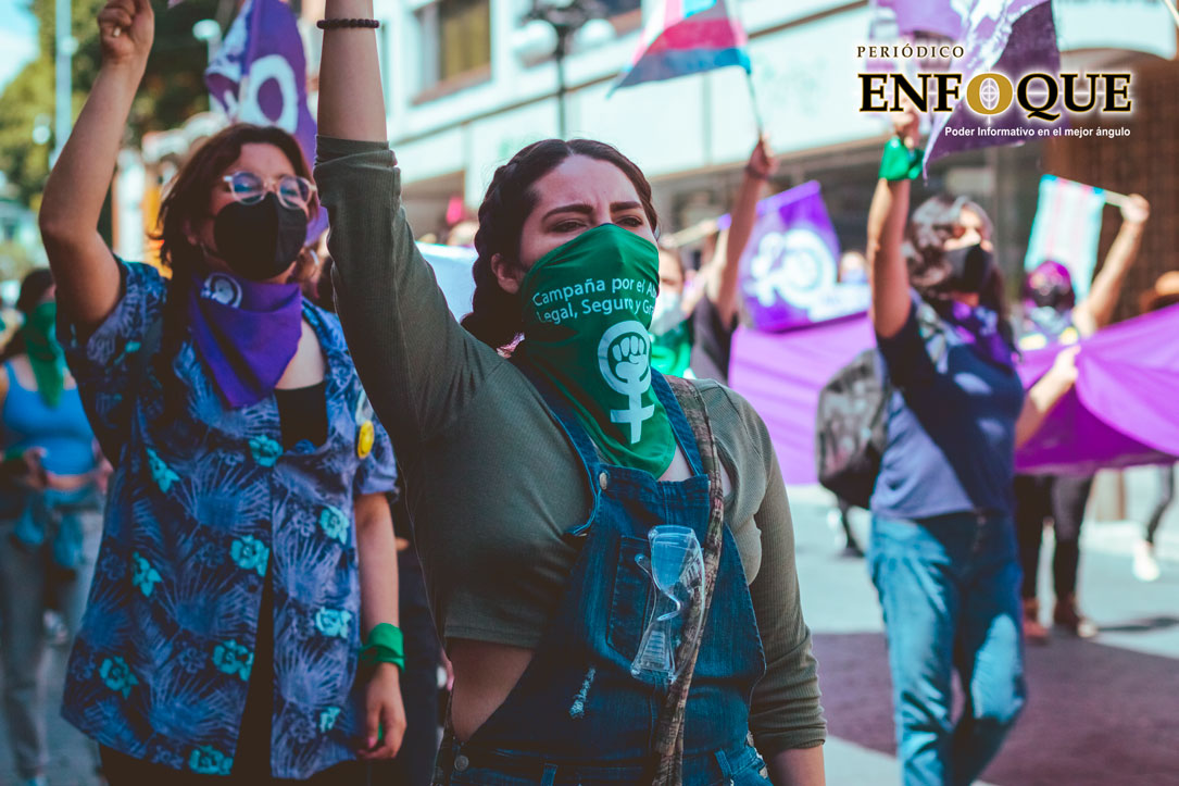 Por: Alex Muñoz Feministas acusan al Congreso de Puebla de incumplir con fechas para discutir la legalización del aborto