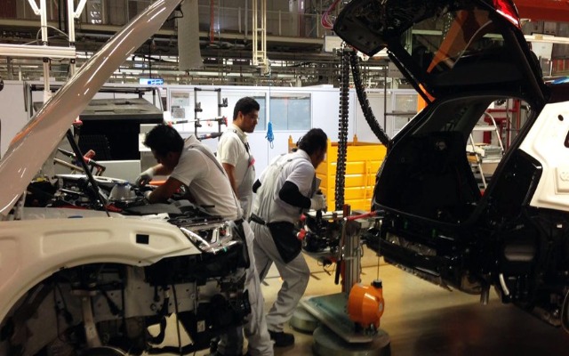 Por: Cortesía Analizan convenio para entregar tarjetas de peaje a trabajadores de la planta Audi