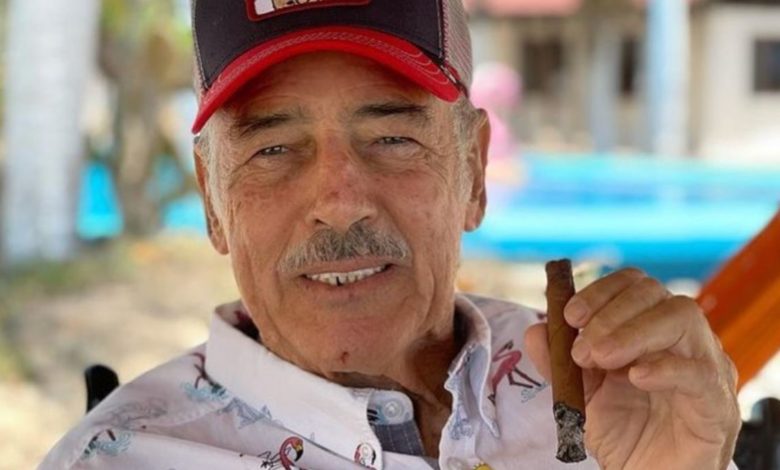 Por: Cortesía Andrés García llama p*ndejos a los que lo critican por disparar su arma en la playa