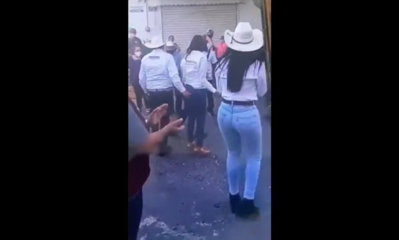 Por: Cortesía Exhiben a David Monreal, candidato de Morena en Zacatecas, tocando indebidamente a compañera (Video)