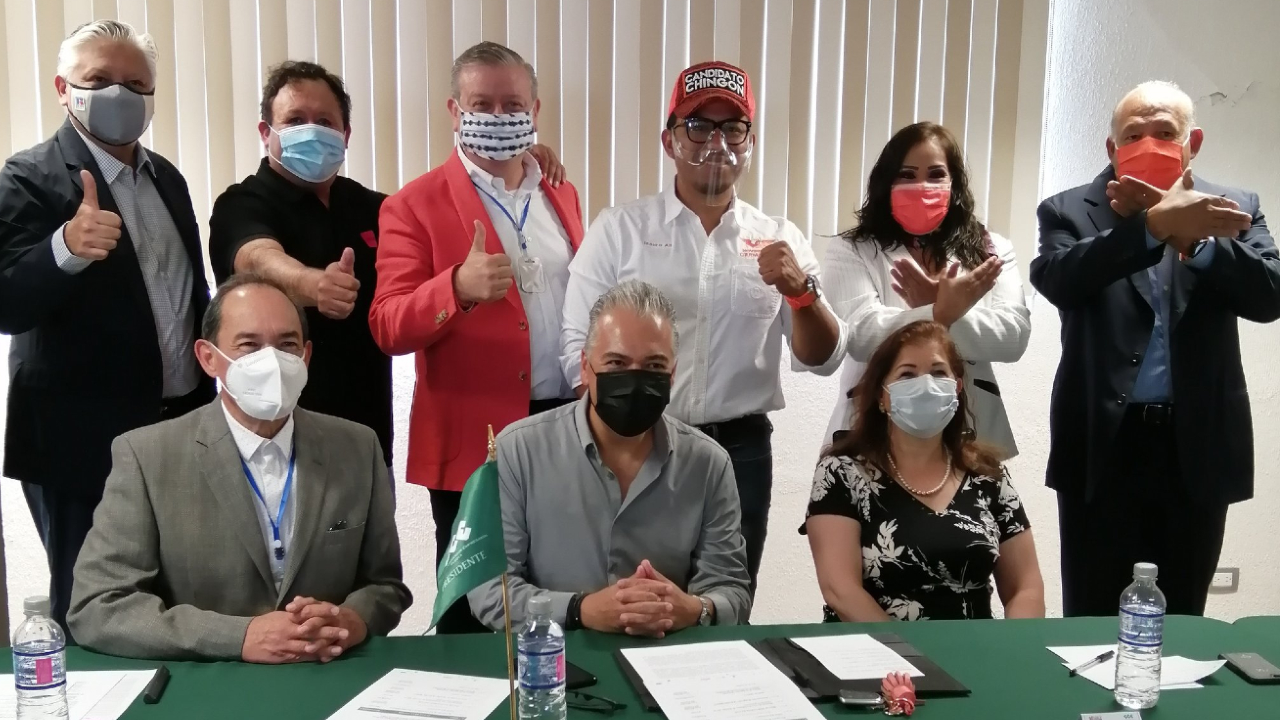 Por: Cortesía Militantes de Movimiento Ciudadano Puebla efectuaron un intercambio de ideas ante distintos miembros de la Coordinación Empresarial del Estado.