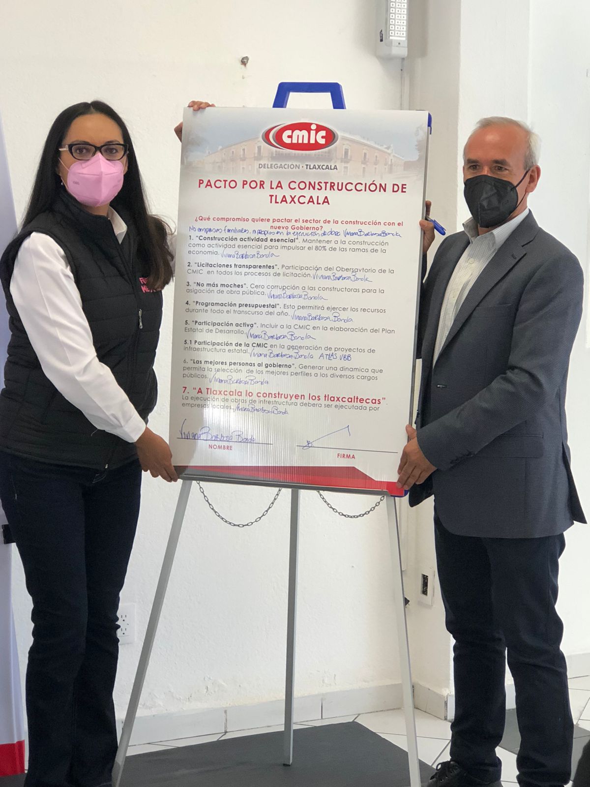 Por: Cortesía Firma Viviana Barbosa pacto de construcción con la CMIC