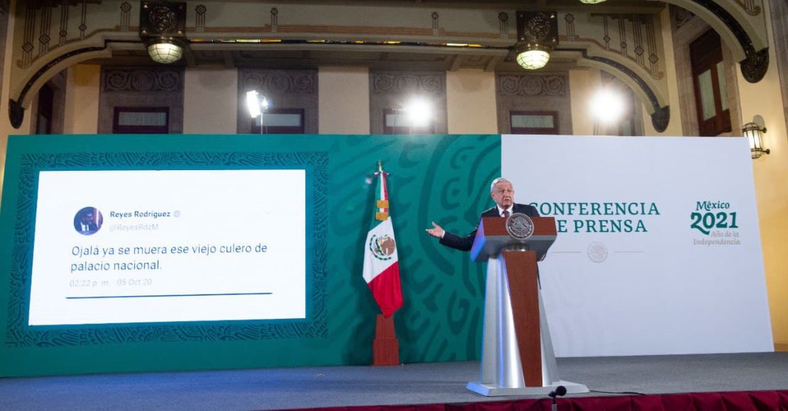Por: Cortesía “Ojalá se muera ese viejo culero”. El presidente AMLO exhibió el tuit del Magistrado Reyes en la mañanera