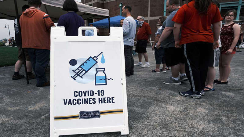 Por: Cortesía El 50% de estadounidenses ya tienen la vacuna contra covid-19: Casa Blanca