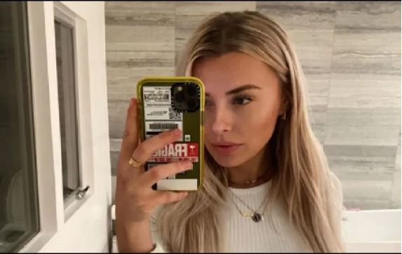 Esto gana Corinna Kopf en solo un mes en OnlyFans